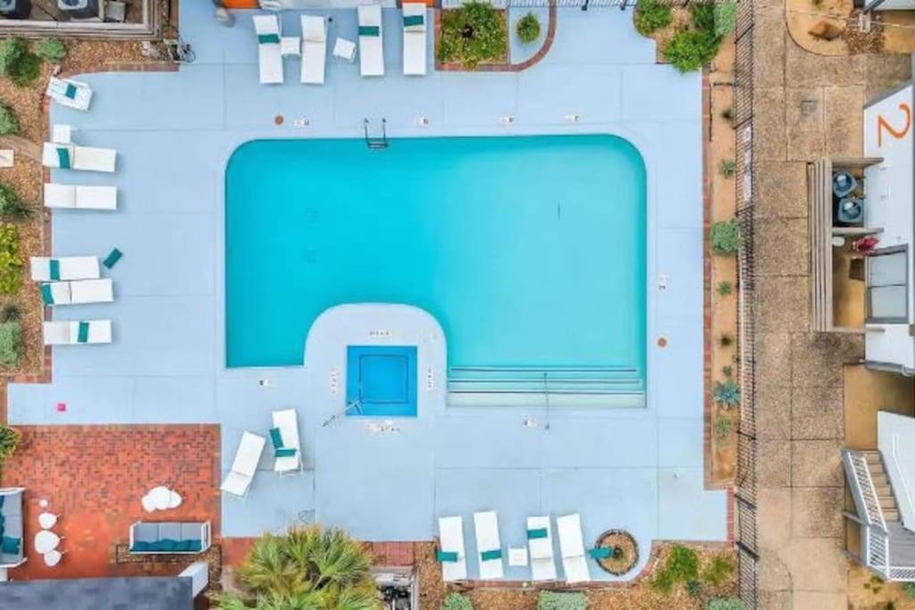 Lux Suite /King Bed /Free Parking/Pool/First Floor Houston Buitenkant foto