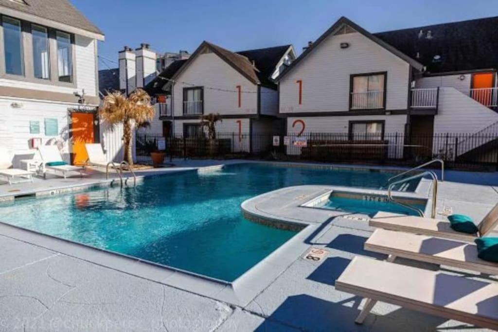 Lux Suite /King Bed /Free Parking/Pool/First Floor Houston Buitenkant foto